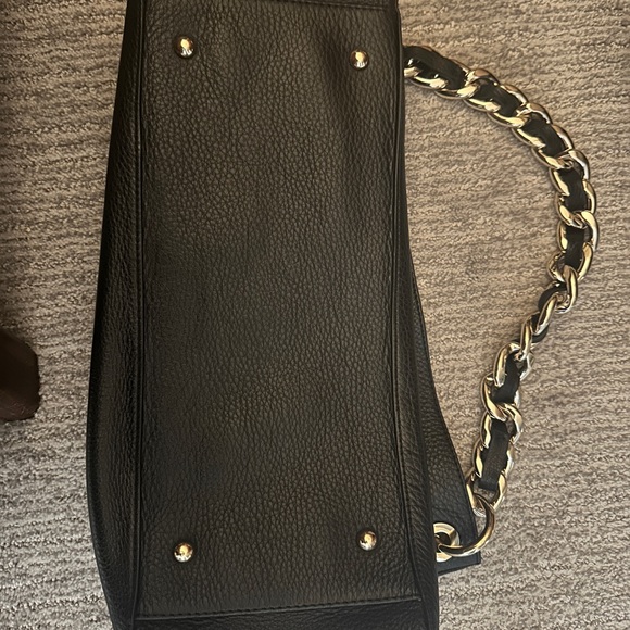 Build Your Bag from Mark & Graham.
With 3 different handles included. - Picture 9 of 10